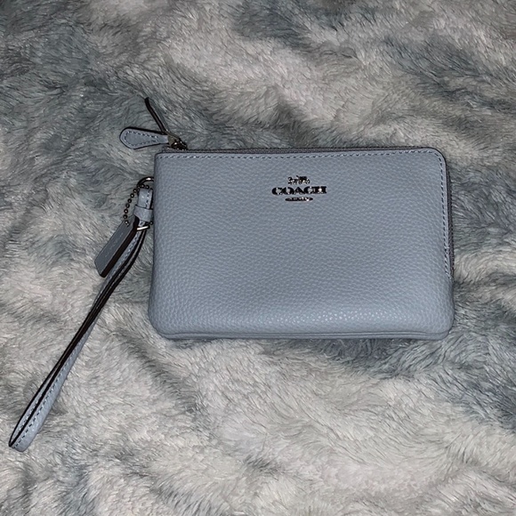 New COACH Double Corner Zip Wristlet in Light Blue - Picture 1 of 4